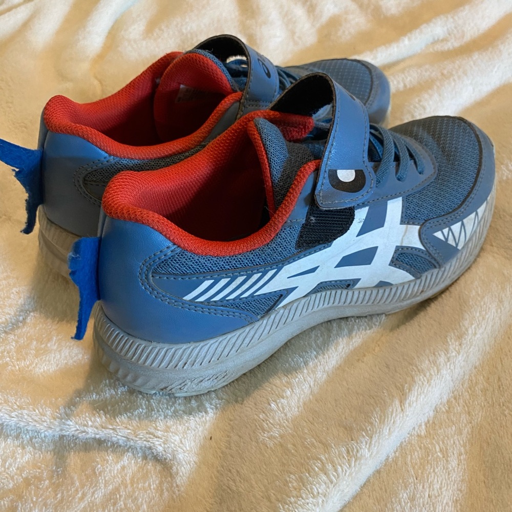 ASICS boy’s shark shoes